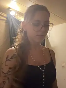 Lina-420 Webcam-Show