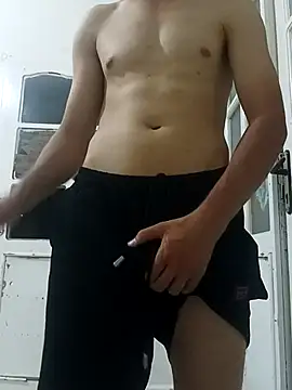 qamar97 Adlı Modelin Canlı XXX Sohbeti
