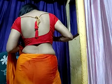 poojaxxx65's Live XXX Chat