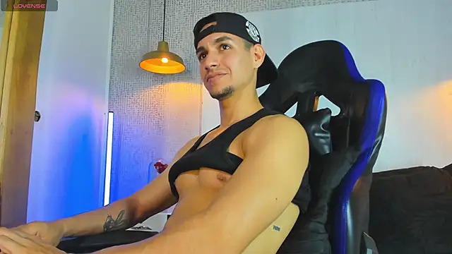 Jamexxx1_'s Live XXX Chat