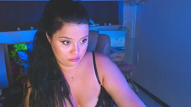 Malika_uAngel Adlı Modelin Canlı XXX Sohbeti
