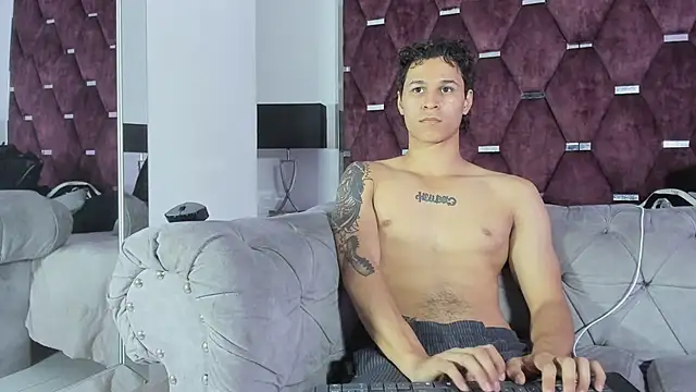Онлайн чат XXX TonyBenedetti