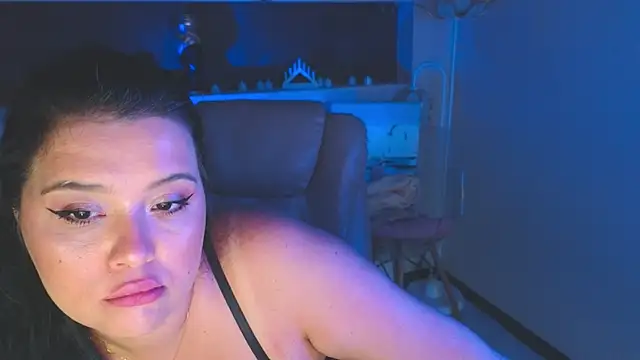 צ'אט XXX בשידור חי של Malika_uAngel