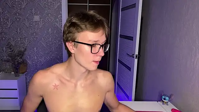 yyyyesssbb: вебкам-шоу