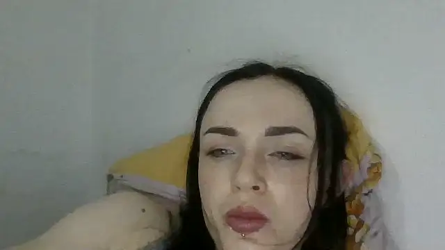 Chat +18 de Trinsy_Love ao vivo