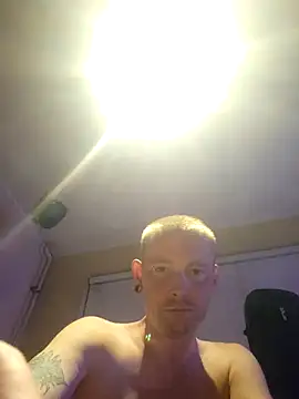 piercingpik Chat XXX live