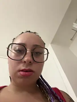 queenlo_xxx's Live XXX Chat