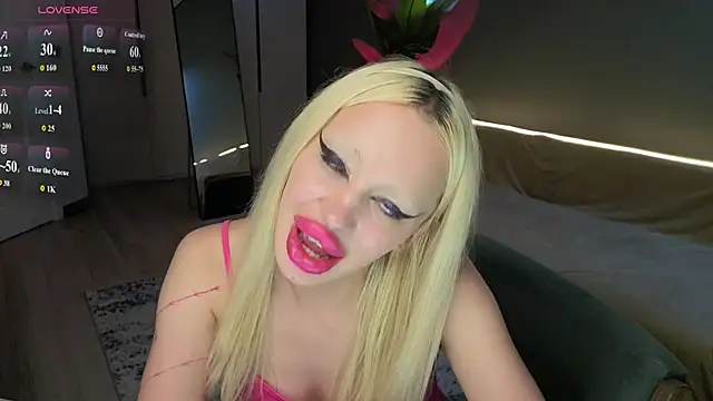 Chat +18 de Luna_Beverly ao vivo