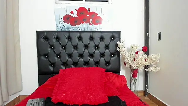 pinky_f00x Adlı Modelin Canlı XXX Sohbeti