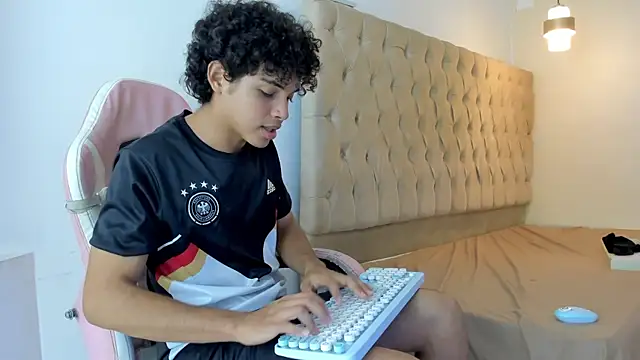 Boy_king28 Chat XXX live