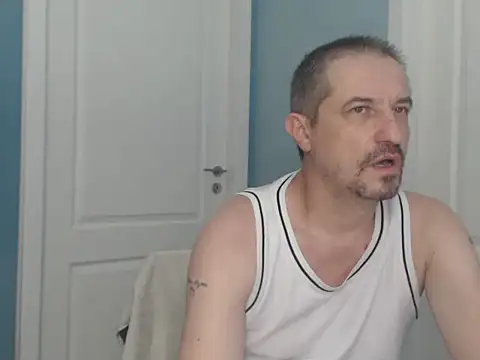 MisterFaithRO live XXX chat