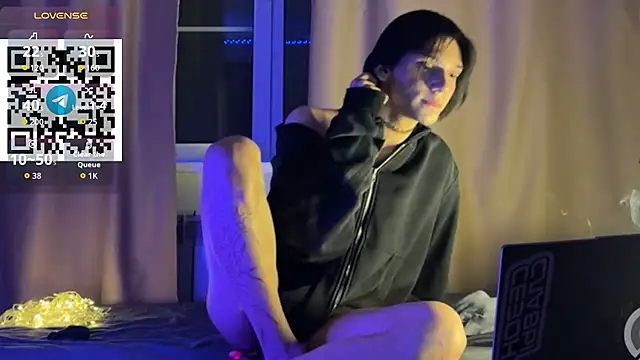 NikGive Live XXX Chat