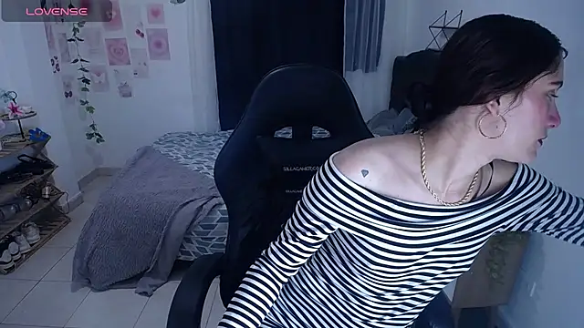 IsaBaileys_ élő XXX-chatje