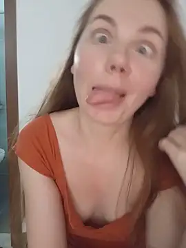 ElaizaFlanagan Adlı Modelin Canlı XXX Sohbeti