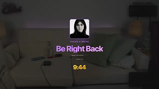 itschloelaurent's Live XXX Chat
