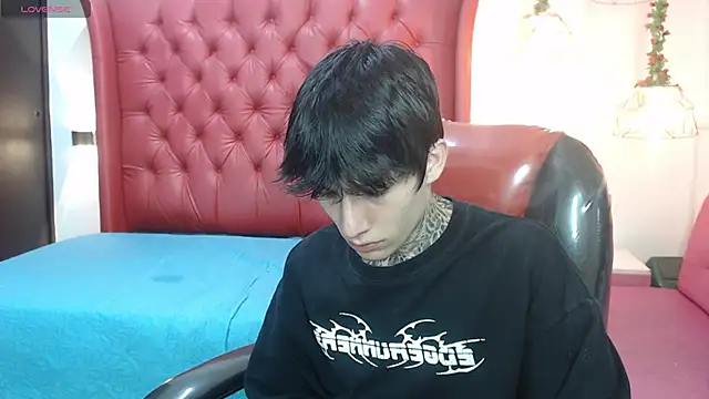 Chat +18 de Cry_thereal ao vivo