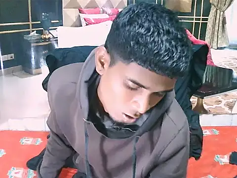 XXX chat uživo modela IndianThuggin