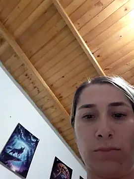 Chat +18 de Iris_love18 ao vivo