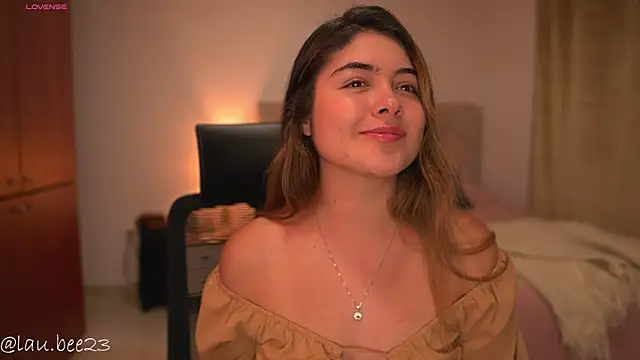 Lau_Bee élő XXX-chatje