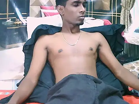 Chat +18 de IndianThuggin ao vivo