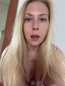 XXX chat uživo modela TrueSexyCrime