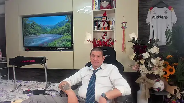 SpartacusDaddy48 Chat XXX live