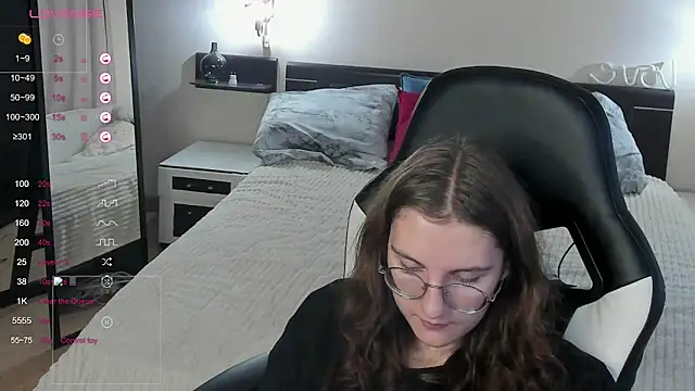 צ'אט XXX בשידור חי של iMagdaLunna