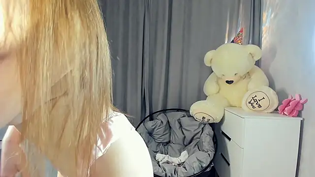XXX chat uživo modela BelleDream