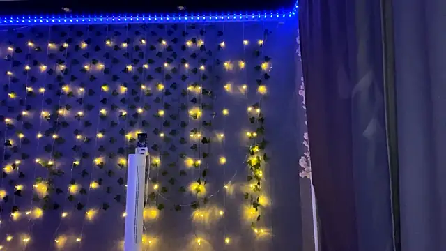 HousedMud Chat XXX live