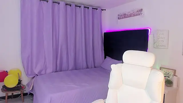 Celestee_21's Live XXX Chat