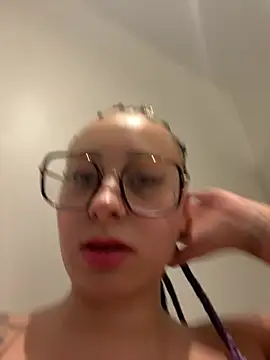queenlo_xxx's Live XXX Chat