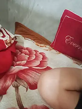 Evelyn-n Chat XXX live