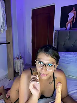ema_zoe's Live XXX Chat