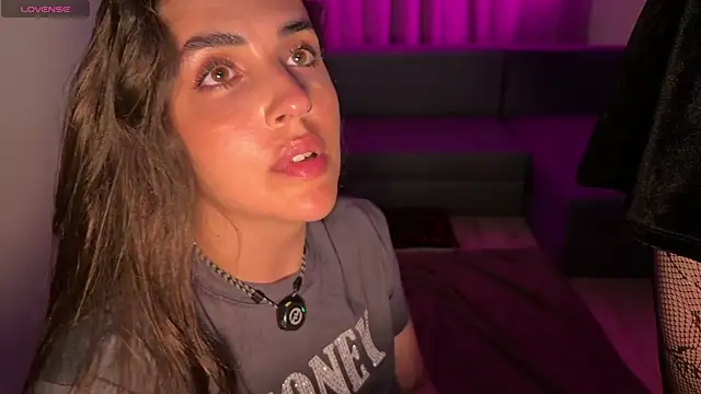 Chat +18 de xHONEYHAMSTERSx ao vivo