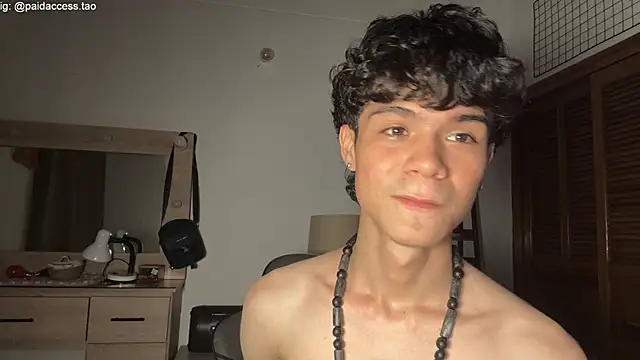 OopsAgain_ – Naživo XXX chat