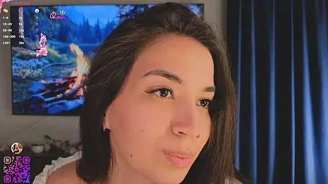 EmmyNoel Chat XXX live