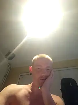 Chat XXX en directo de piercingpik
