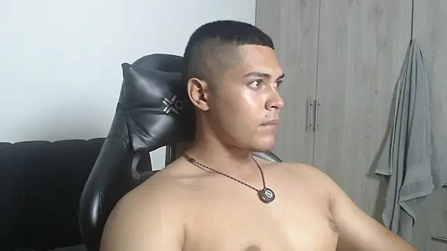 Iamdylan777's Live XXX Chat