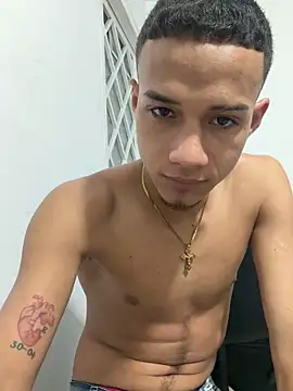 Czat XXX na żywo – friends_lust_latin