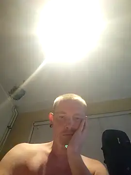 piercingpik Chat XXX live