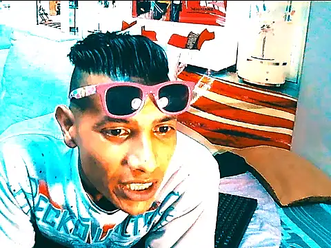 Chat XXX ao vivo de IndianSavageMale