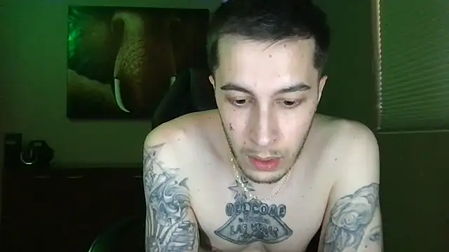 JuicyJoshy Chat XXX in diretta