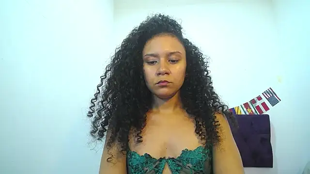 Chat XXX en directo de Little18Doll