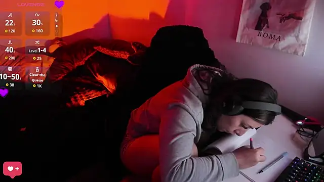 bonnie_moon_ élő XXX-chatje
