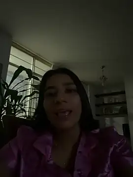 Carolina_1111 Adlı Modelin Canlı XXX Sohbeti