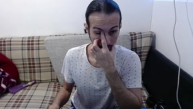 cholitohermoso Chat XXX in diretta