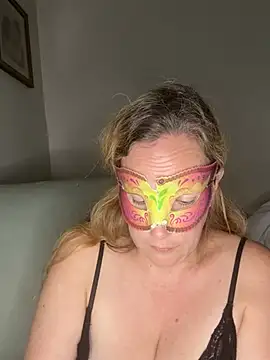 largeboobies30's Live XXX Chat