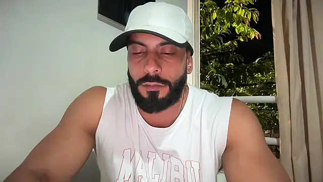 romeolovedark's Live XXX Chat