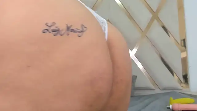 Chat XXX ao vivo de Gabycutee