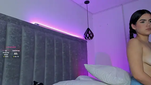 Chat XXX ao vivo de Bella18__
